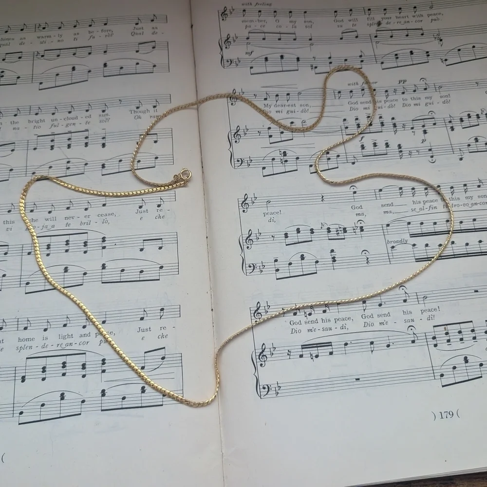 Elegant Gold Chain Necklace - Picture 8 of 8